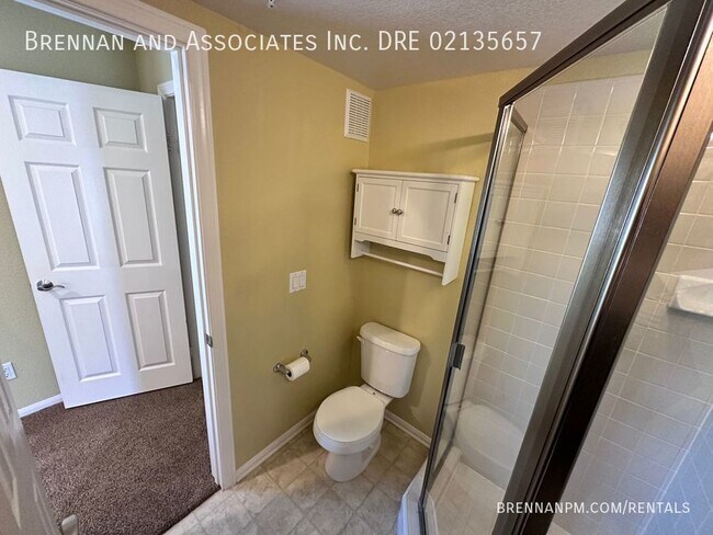 Building Photo - 2728 Farragut Rd