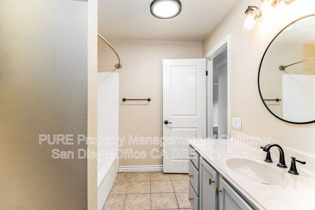 Building Photo - 321 Rancho Dr