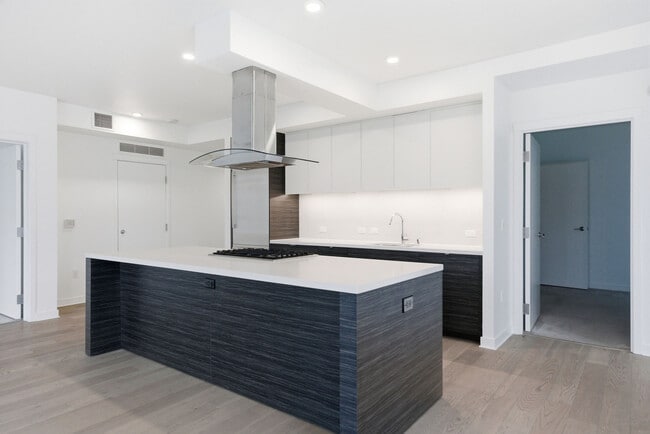 Building Photo - 1688 Pine St