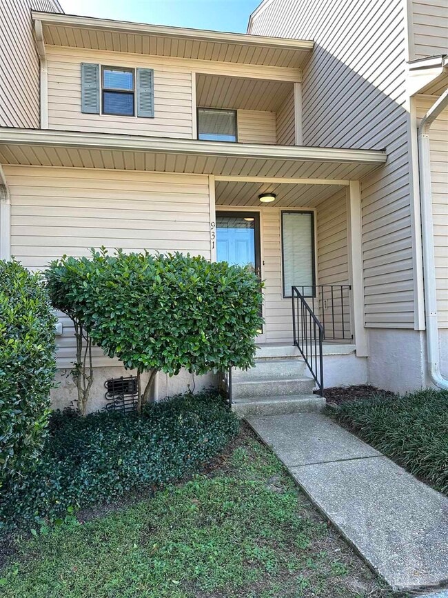 Building Photo - 931 Brookside Pl