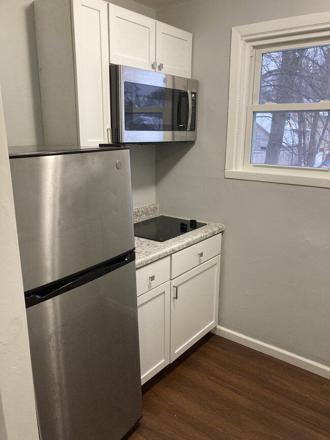 Kitchen 1 - microwave doubles as an oven and can convection bake - 912 5th St SW