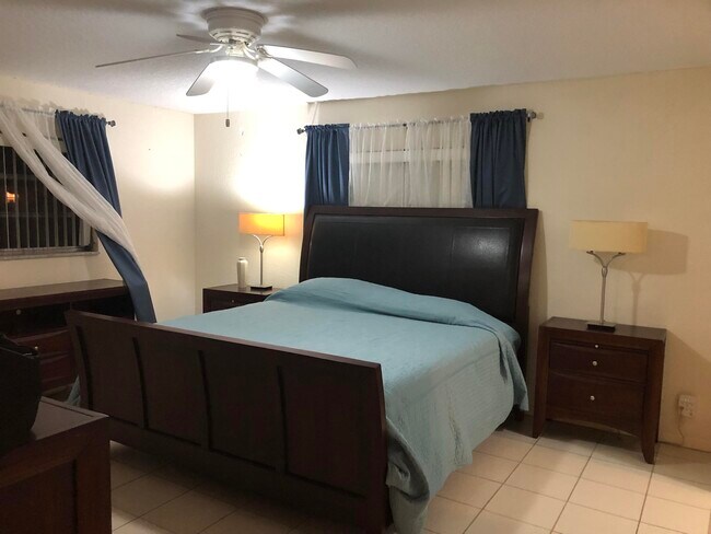 Building Photo - 421 SW Natura Ave