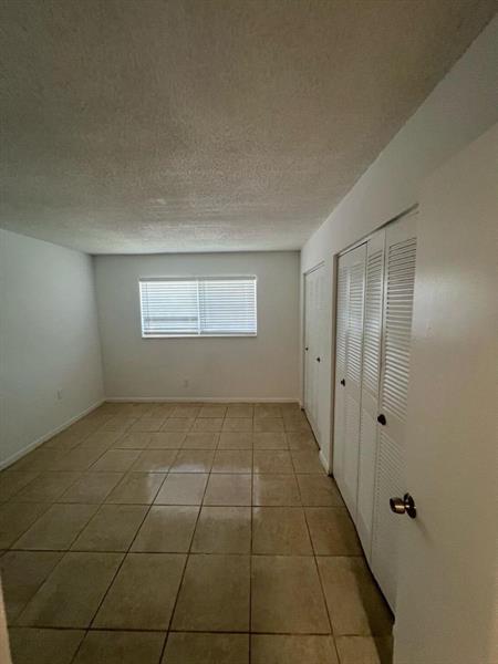 Building Photo - 5875 SW 41st St