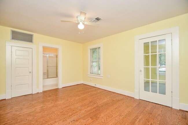 Building Photo - 4528 Magnolia St