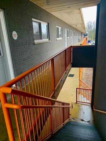 Building Photo - 1307 College Ave