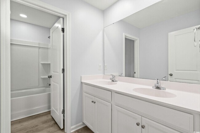 Building Photo - 336 Hidden Cove Dr