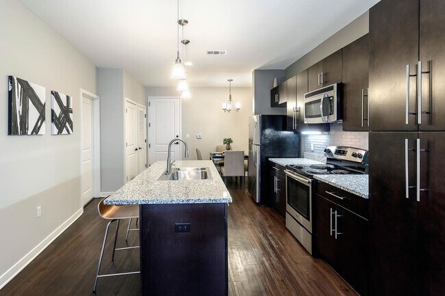 Building Photo - 33 Peabody St