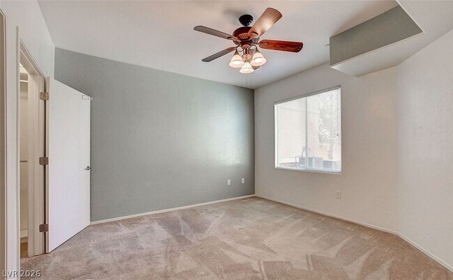 Building Photo - 6868 Sky Pointe Dr