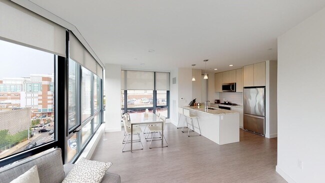 Building Photo - 80 Fenwood Rd