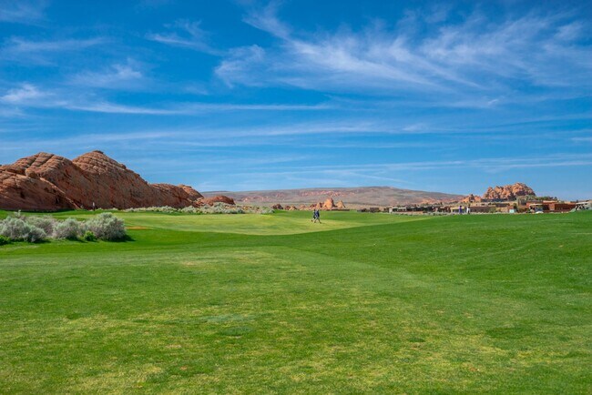 Building Photo - PETS ALLOWED!  Spacious & Modern 3-Bedroom Home for Rent Near Sand Hollow Reservoir