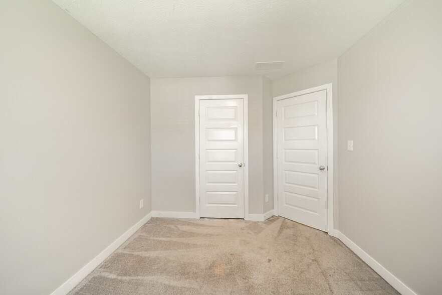 Building Photo - 3539 Brampton Ln