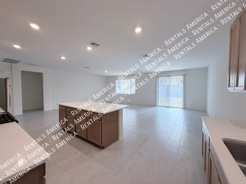 Building Photo - 17175 W Blue Sky Dr