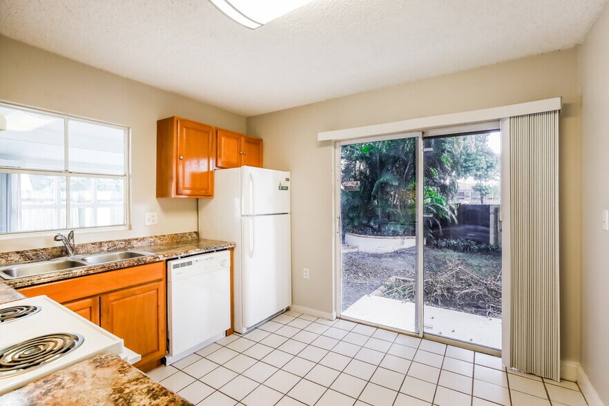 Building Photo - 4430 SW 72nd Way