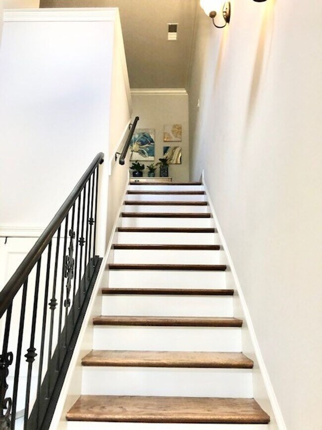 Building Photo - Oxford Mississippi 3BR, 3.5 BA condo in Creekside.