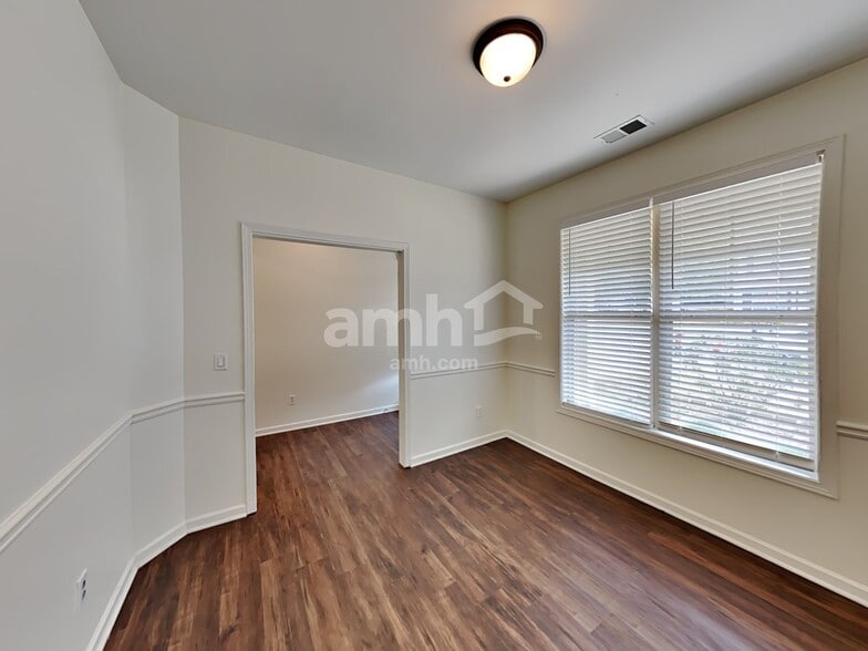 Building Photo - 429 Belmont Way