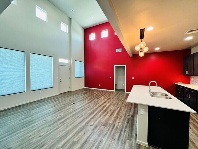 Building Photo - For Rent