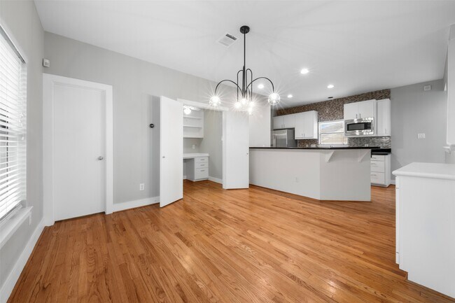 Building Photo - 9716 Linkmeadow Ln