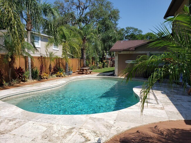 Building Photo - 88 Oakwood Rd