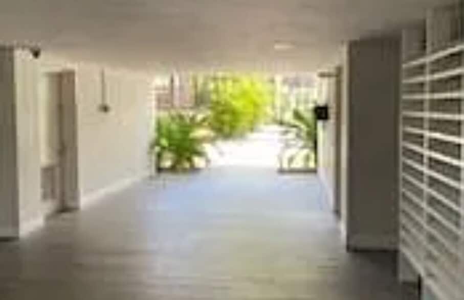 Breezeway - 5759 SW 61st St