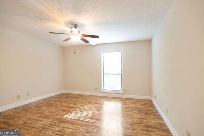Building Photo - 408 River Run Dr