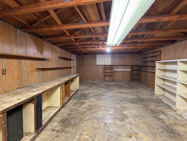Building Photo - 612 Pulliam St