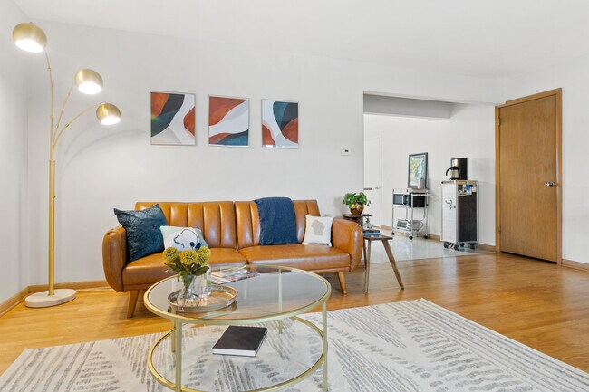 Building Photo - 426 E Ohio Ave