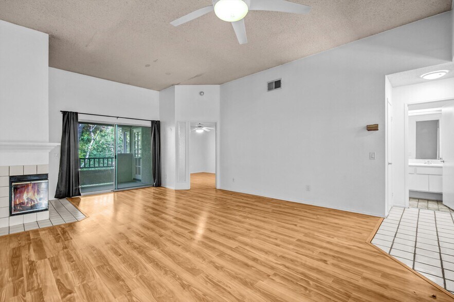 Building Photo - 23930 Arroyo Park Dr