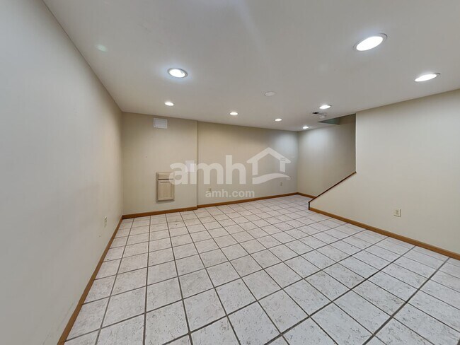 Building Photo - 216 John Reese Pky