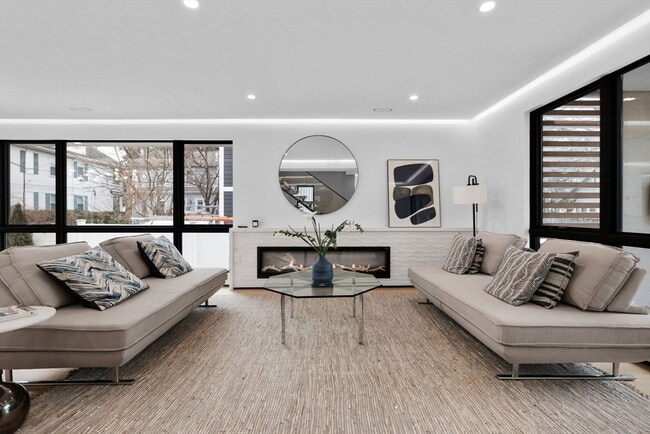 Building Photo - 80 Alpine St