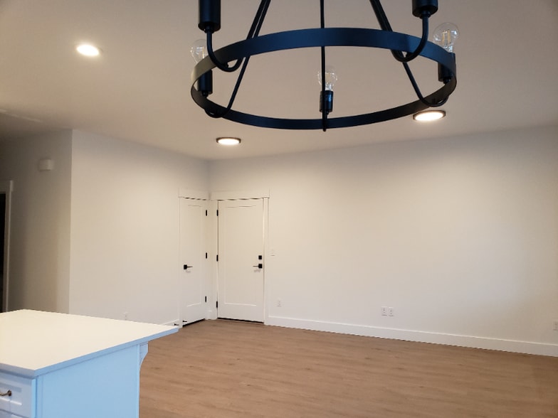 Building Photo - 6887 S 190 E