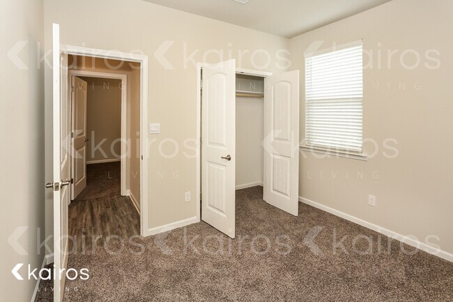 Building Photo - 6715 Tiger Pointe Dr.