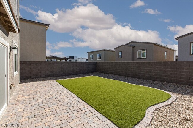 Building Photo - 9583 Noah Pointe Ave