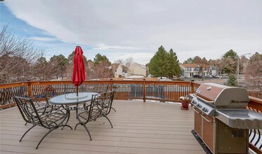 Building Photo - Huge room in a large shared home, private bathroom, great neighborhood, friendly roommates!