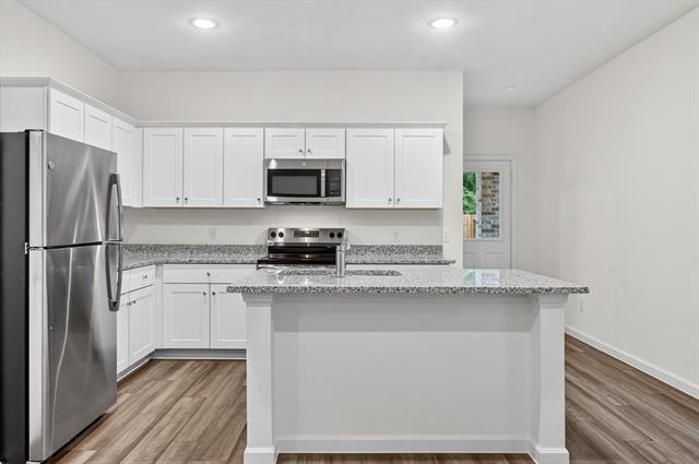 Building Photo - 2106 Prairie Ln