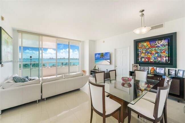 Primary Photo - 1800 N Bayshore Dr
