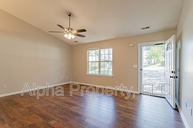 Building Photo - 20 Fairhope Ln