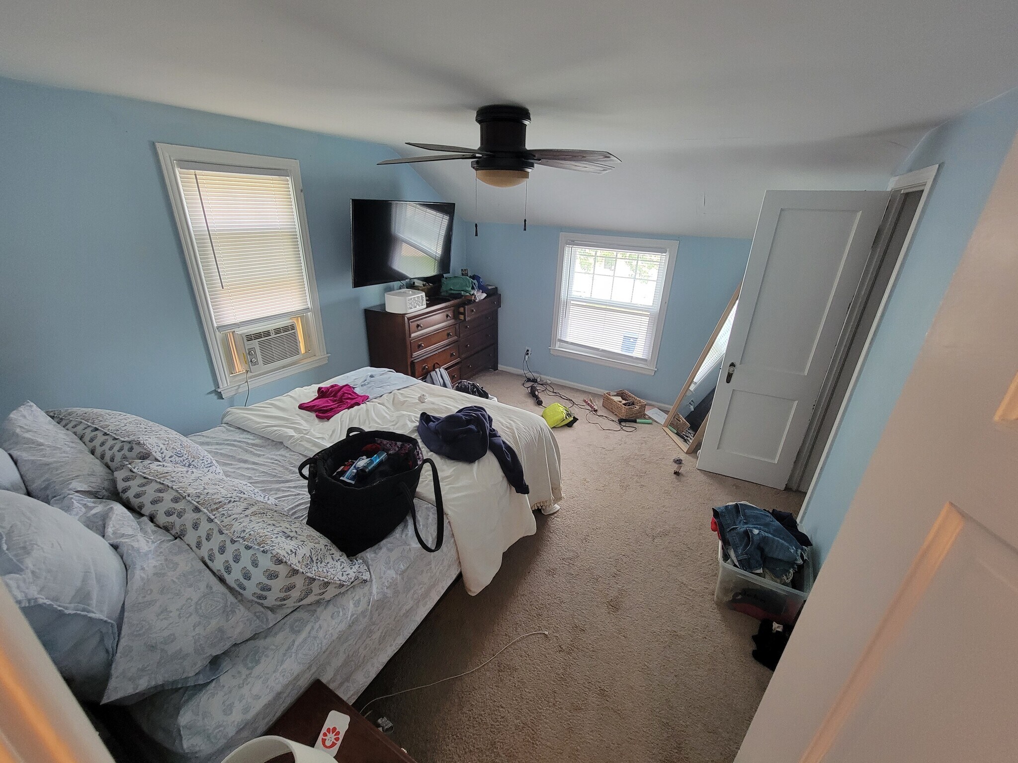 Building Photo - 450 Linden Ave