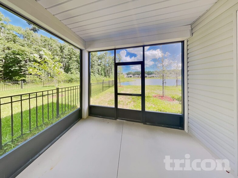 Building Photo - 2862 Alpin Dr