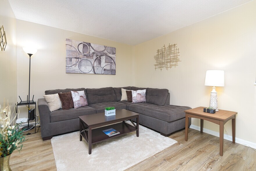 Building Photo - Room in Townhome on Rust Wood Pl