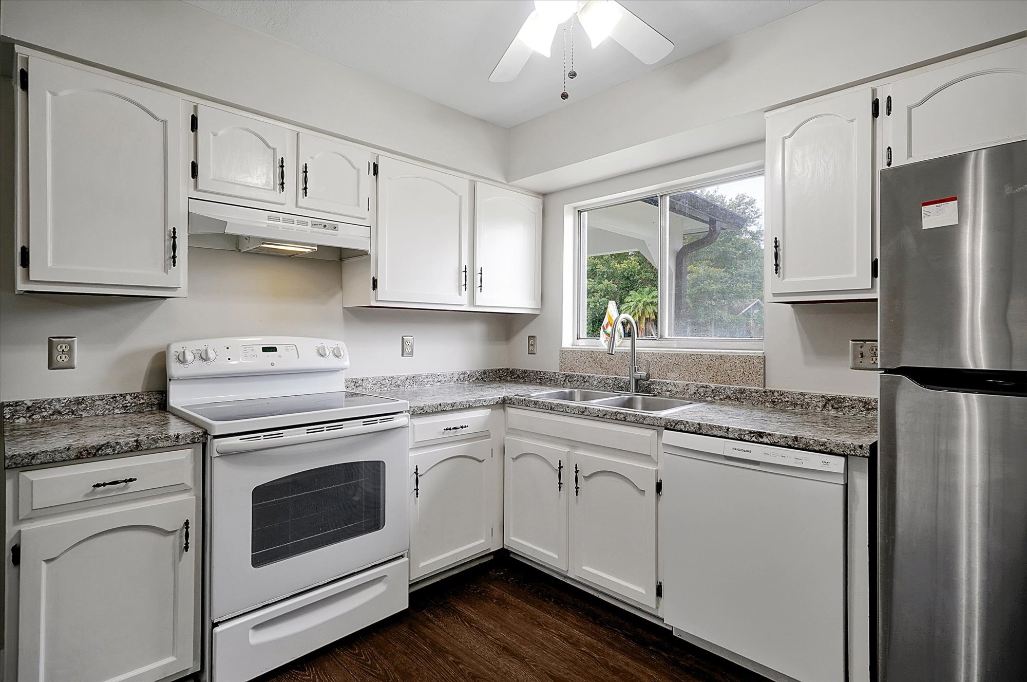Building Photo - 10211 Gray Eagle Dr