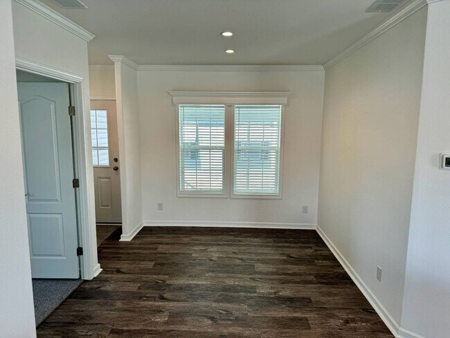 Building Photo - 1270 Plymouth Pl