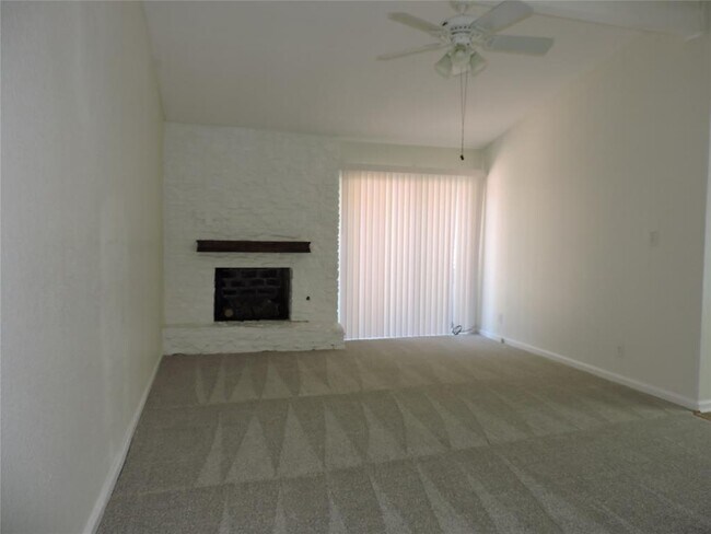 Building Photo - 1625 Chippeway Ln