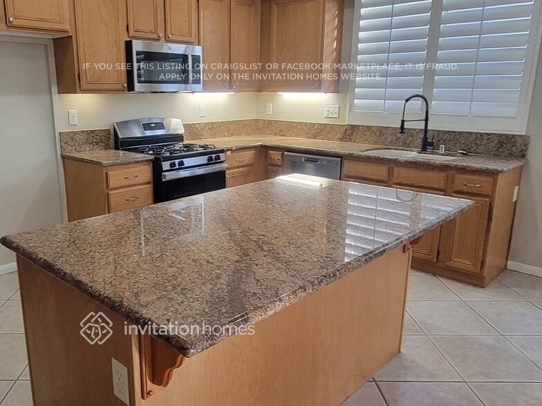 Building Photo - 43561 Tirano Dr