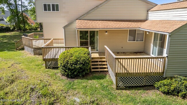Building Photo - 125 Pirates Rd