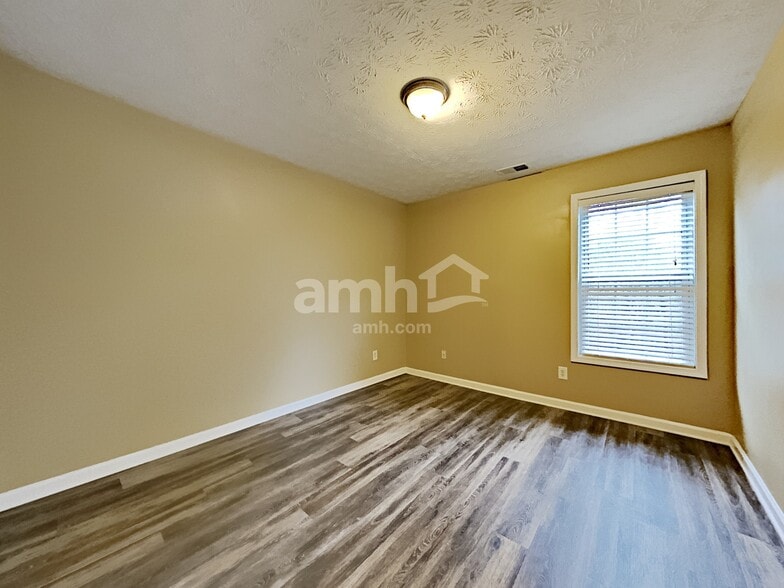 Building Photo - 3174 Baymount Way