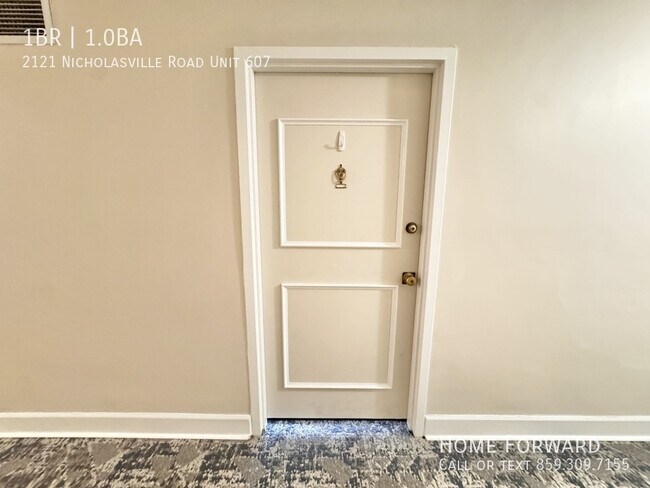 Building Photo - 2121 Nicholasville Rd