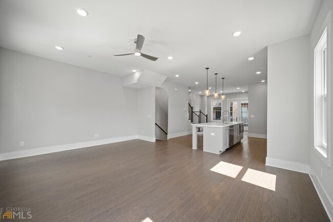 Building Photo - 1034 Robert Smalls Way