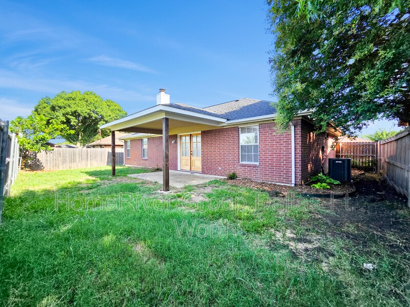 Building Photo - 824 Carrington Dr