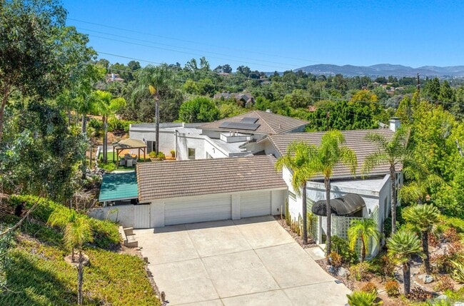 Building Photo - Spacious 4-Bedroom Home with Pool, Panoramic Views, and Solar on 1.5 Acres