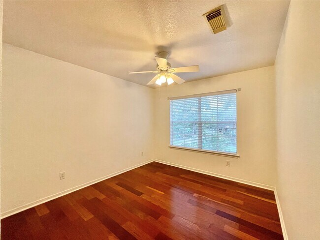 Building Photo - 11 Dalea Pl